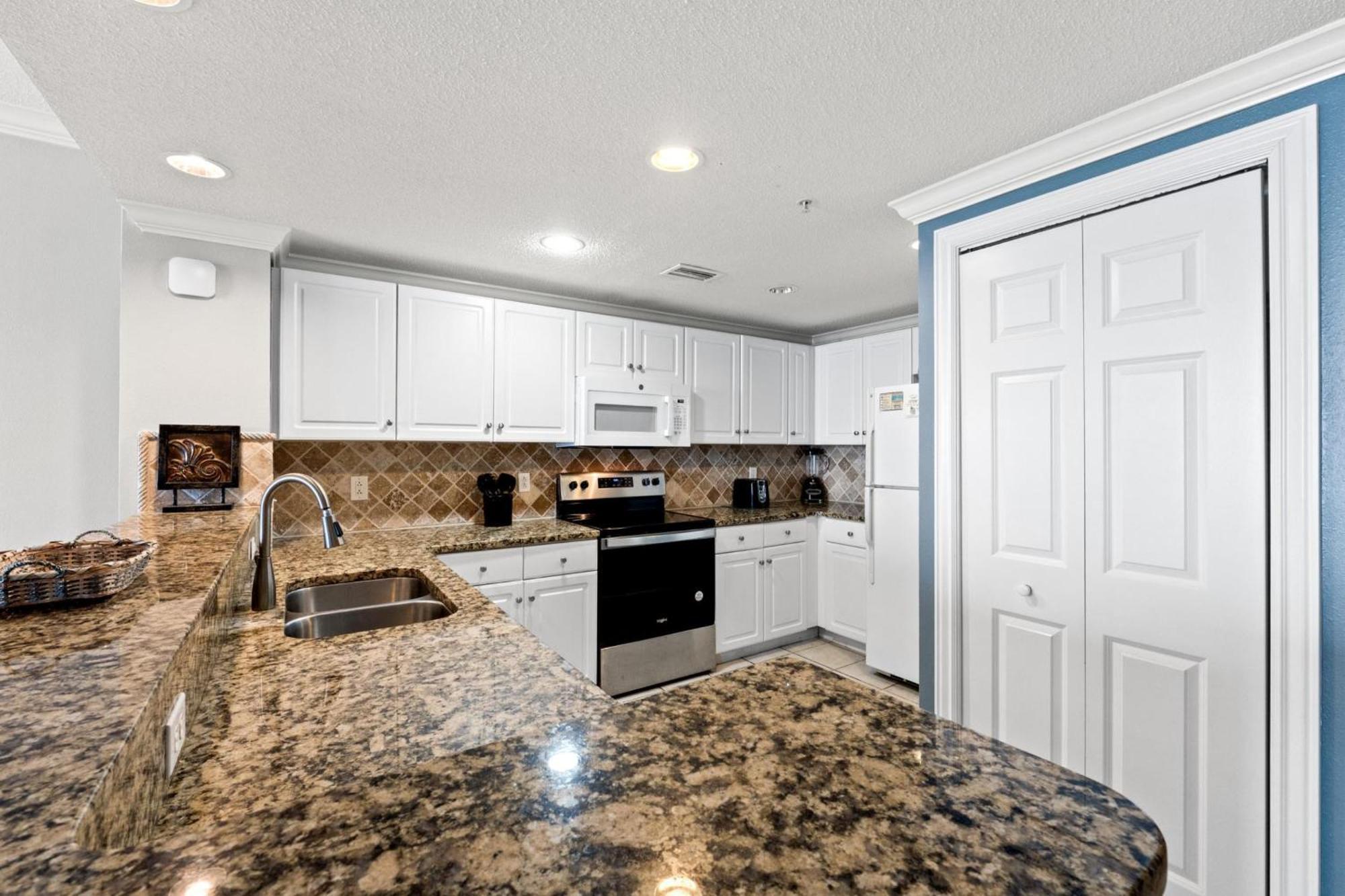 Majestic Beach Resort Tower 2 By Panhandle Getaways Panama City Beach Room photo
